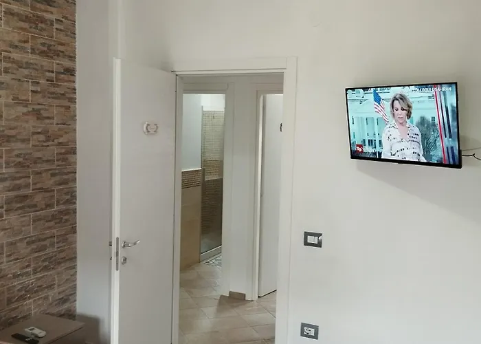 לינה וארוחת בוקר Mira *