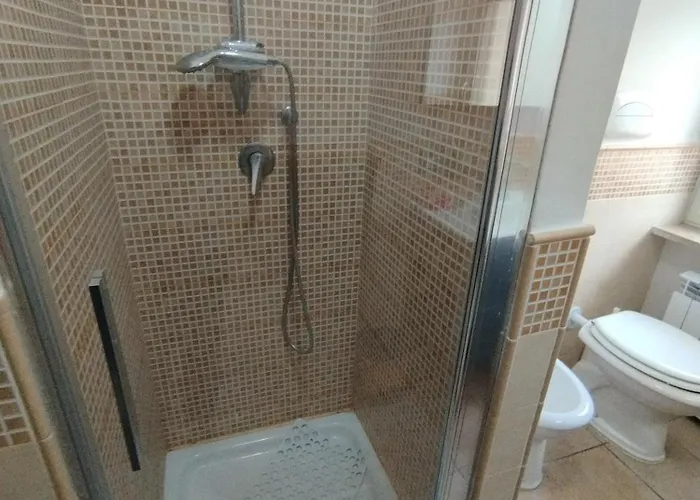 לינה וארוחת בוקר Mira *